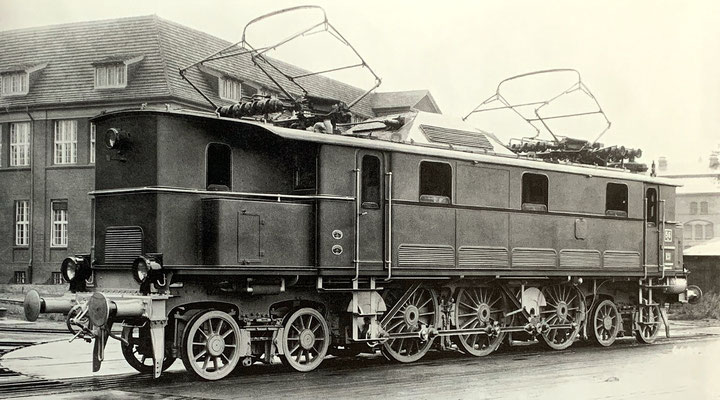 Schnellzug-E-Lok ES 56, später E06 06, nach Fertigstellung 1925 bei der BMAG in Wildau