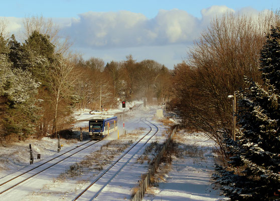 05.01.2017: NEB-VT 004 bei Einfahrt im Schnee