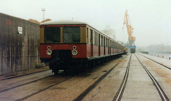 2000: Ausgemusterte S-Bahnwagen 476 038
