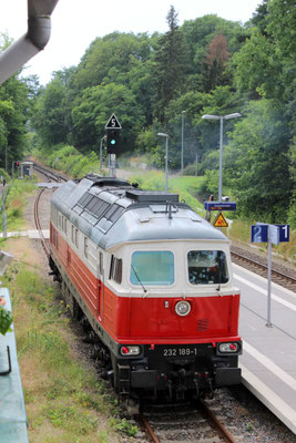 13.07.2016: Lok 232 189 der DB auf Gleis 2