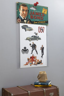 STICKERS JAMES BOND - Pochette de sticker oversize XXL - Collage papier & techniques mixtes sur support bois - 130 cm x 71 cm - 2025