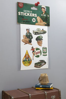 STICKERS CASTROL - Pochette de sticker oversize XXL - Collage papier & techniques mixtes sur support bois - 130 cm x 71 cm - 2025