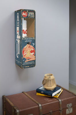 SPARK PLUG AC Collage papier, techniques mixtes & impression 3D sur support bois. 73 cm x 20 cm x 20 cm. 2025