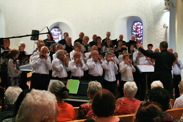 28 juin 2015 - Concert avec les copains de l'harmonica à l'église de Thyez
