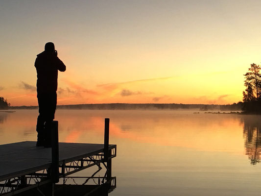 Vor Sonnenaufgang, an einem See in Maine - USA