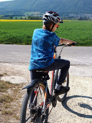 Und auch die Radfahrer legen wieder los. Yanik (Junior C) trainiert seine Ausdauer am liebsten auf zwei Rädern.