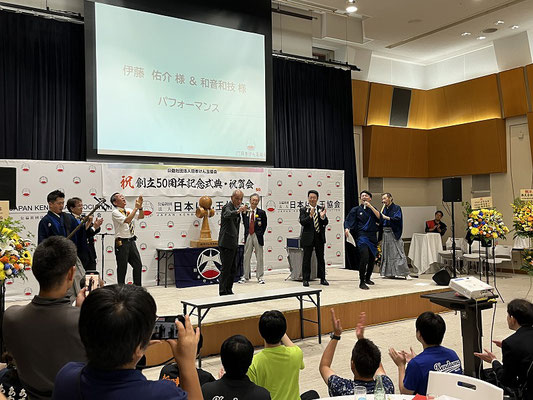 最後は歴代の会長・副会長からひと技！！