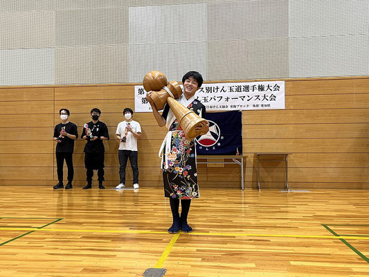 パフォーマンス大会優勝　小川大賀さん