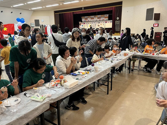 けん玉ペインティング 色塗りコーナー