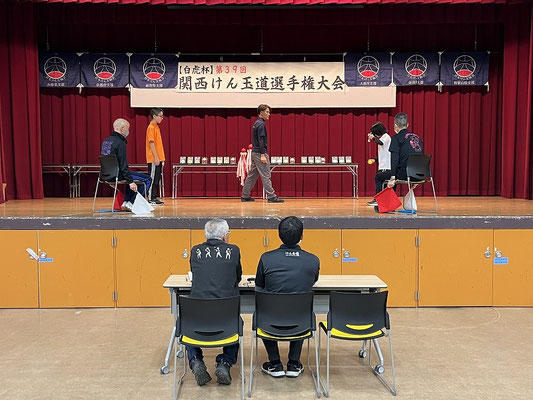 三段~四段の部 決勝戦