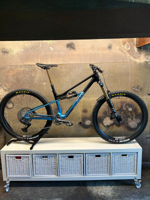 ARC8 Extra Air - einzigartige Lackierung auf Wunsch des Kunden