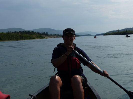 paddeln mit dem Kanu auf dem Yukon