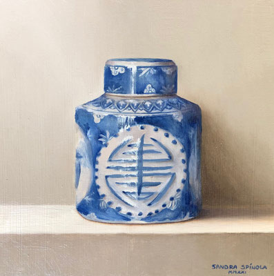 Azul y Blanco Jar, Oil on panel, 6 x 6 inches.