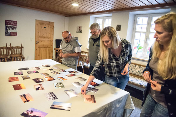 Hannberger Fotopreis 2017: Die Juroren bei der Jurysitzung im Juni in Hannberg