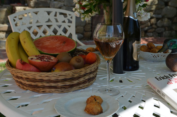 Buon vino, il dolce suono del fiume, e ......
