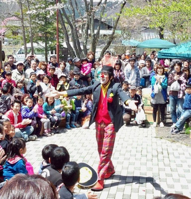 企業イベントで出張大道芸パフォーマンス