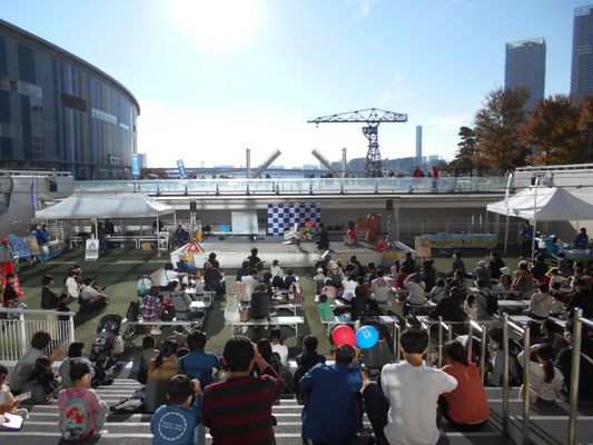 企業出張イベント。ピエロパフォーマンス