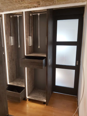 Ankleidezimmer, begehbarer Kleiderschrank