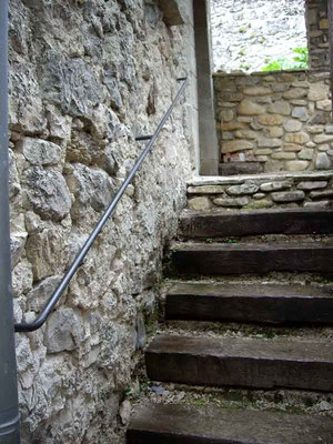 montée d'escalier simple acier brut et vernis
