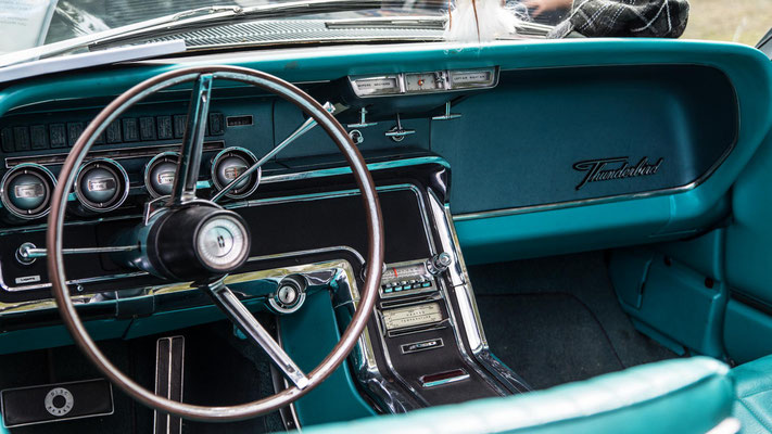 Green Thunderbird radio