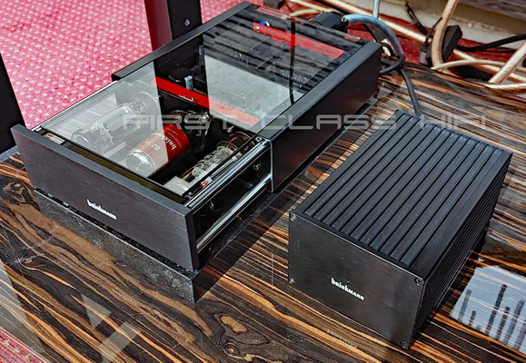 RöNt III daneben Performance