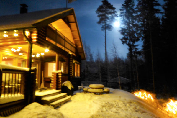 Magische Winter- und Weihnachten bei Vollmond in Ihrem Blockhaus erleben