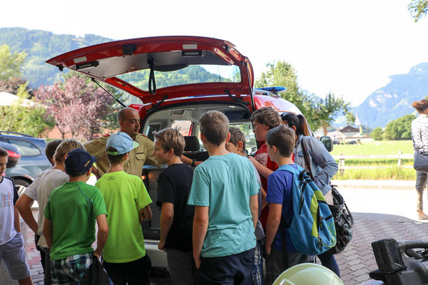 Besichtigen des KDO - Fahrzeugs