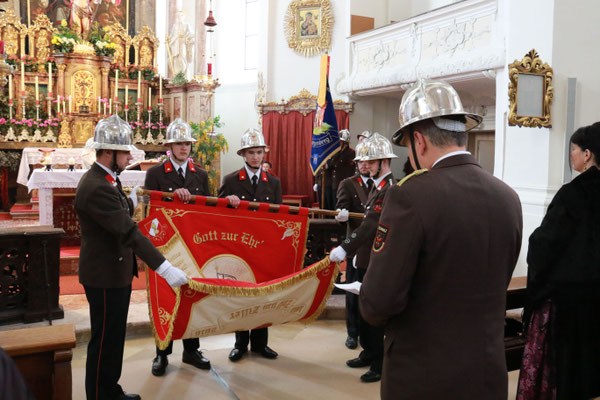 Angelobung der neuen Feuerwehrmänner