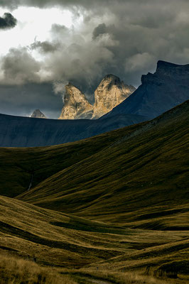 Photos paysage des Alpes :  Les Aiguille d'Arve avant l'orage, depuis le plateau d'Emparis.