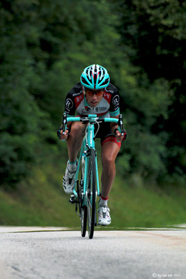 Photo courses cyclisme vélo en montagnes au Freney d'Oisans. Route du Lautaret, avant la remonté des 21 virages vers l'Alpes dHuez