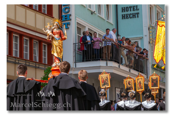 Marcel Schiegg Fotografie, Tradition, Brauchtum, Fronleichnam, Appenzeller Tracht, Appenzell, Appenzellerland