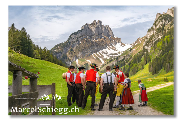 Marcel Schiegg Fotografie, Tradition, Brauchtum, Alpfahrt, Oeberefahre, Appenzell, Alpstein, Sämtis