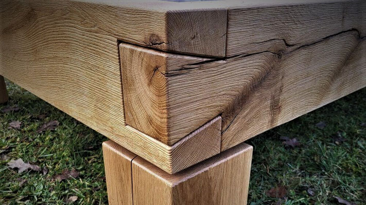 Balkenbett Wildeiche Eckdetail