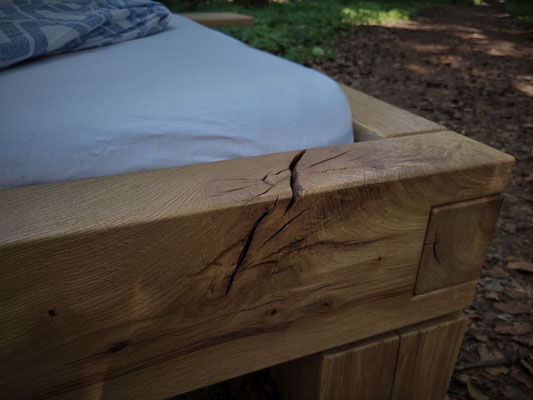 Detailansicht Eichenbalken am Balkenbett