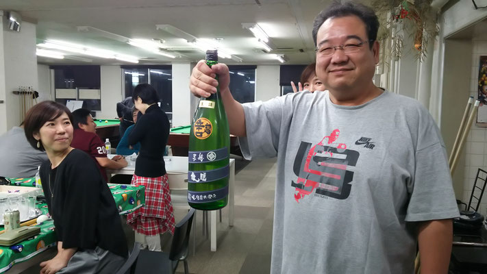 今回も𠮷村さん。日本酒を持ってきてくれました！奈良県の超辛口　睡龍と言うお酒。もういつもの酒屋さんでは常連化している模様です。いつもありがとうございます！