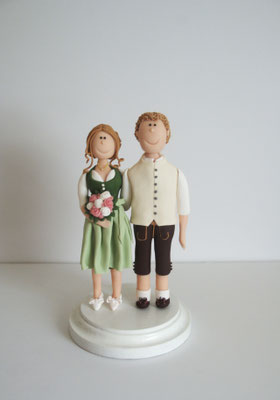 Tortenfigur für die Hochzeitstorte zum Motto Tracht