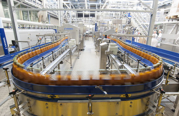 PR-Foto von der Veranstaltung Tag der offenen Tür bei Eckes Granini, Orangensaft in der Produktionsstraße