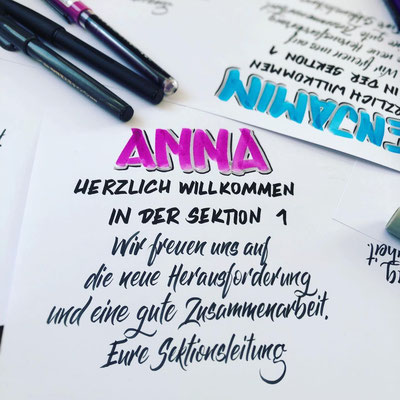 Simply-NeW-Art-Nelly-Wüthrich-Kehrli-Auftragsarbeit-Sanitätspolizei-Bern-Brushlettering-Handlettering-Lettering