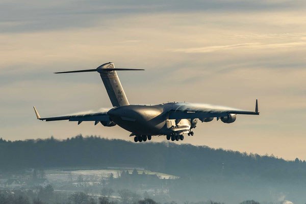 C17 USAF 98-0056 ZRH 14.1.26