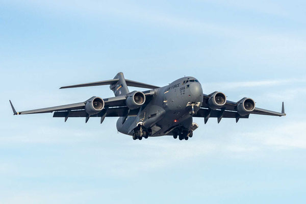 C17 USAF 98-0056 ZRH 14.1.26