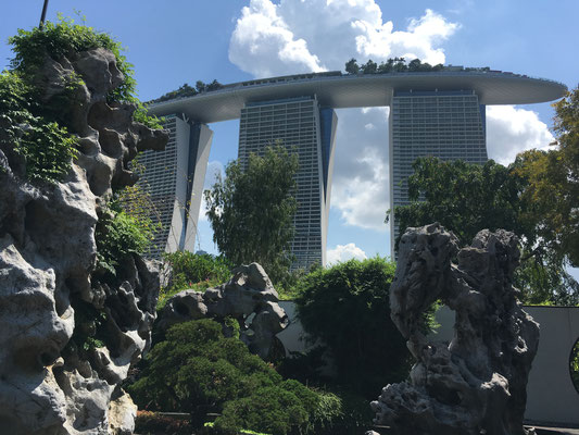 Wolkenkratzer - Marina Bay Sands Hotel - Gardens by the Bay - Singapur - travelumdiewelt.de