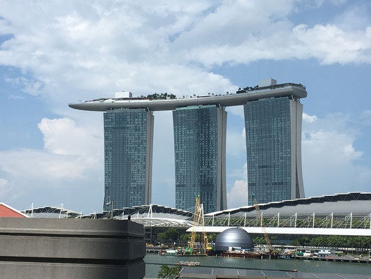 Wolkenkratzer - Marina Bay Sands Hotel - Singapur - travelumdiewelt.com