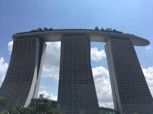 Marina Bay Sands Hotel - Wolkenkratzer - Singapur - travelumdiewelt.de