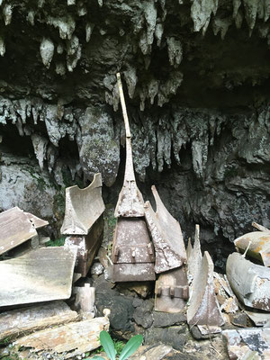 Grabhöhle - Sulawesi - Tana Toraja - Reiseziel - travelumdiewelt.de