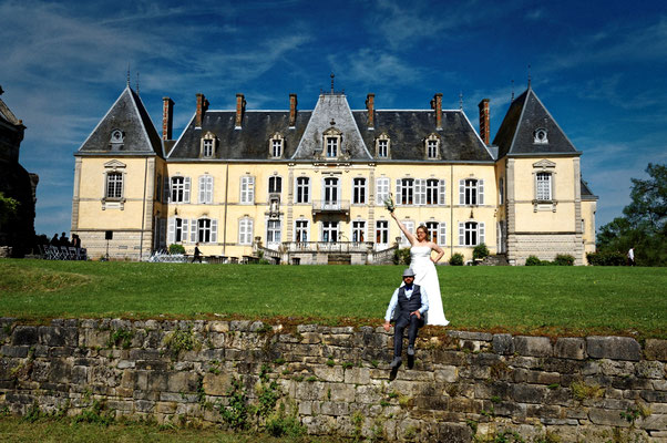 Mariage C&B - Photo de couple - Chateau de Saint-Loup Nantouard - Haute-Saône