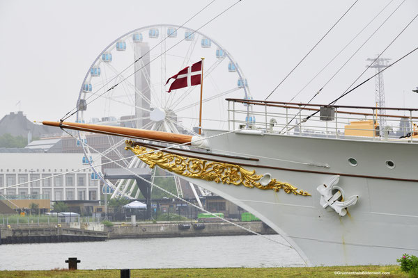 Dänische Königsyacht Dannebrog; Riesenrad SkyWheel Helsinki