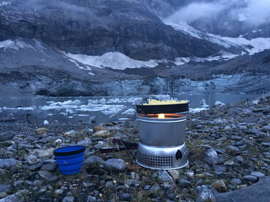 Abendessenkochen am Gletschersee