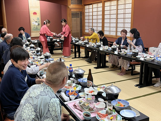 旅館「花ごよみ」にて夕食・懇親会