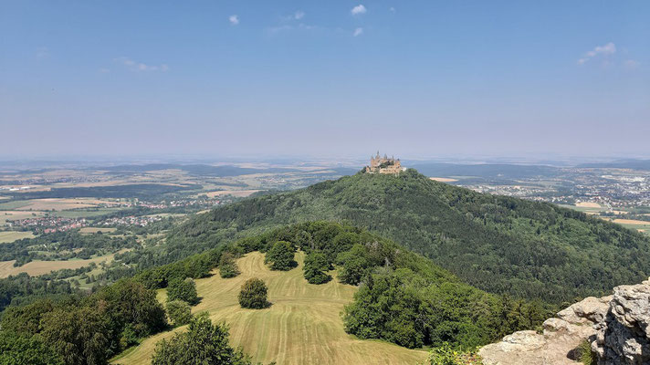 Burg Hohenzollern vom Zellerhorn aus gesehen