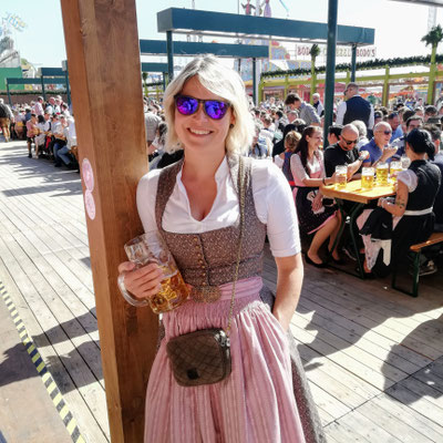 Wiesndascherl/Handtasche mit Rautensteppung, aus Hirschleder